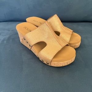 Like new Corkys Oasis Rose Gold wedge